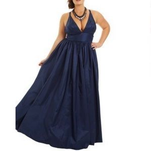 FAME AND PARTNERS Navy Clara Gown
